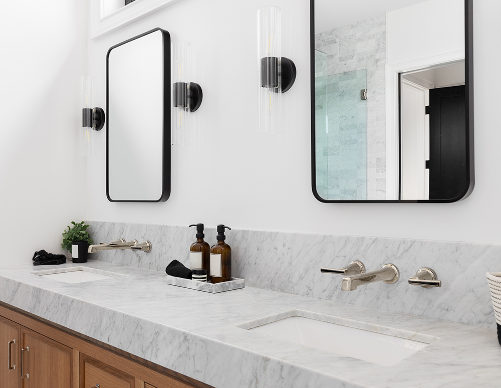 Bath surround insert with a stone style wall