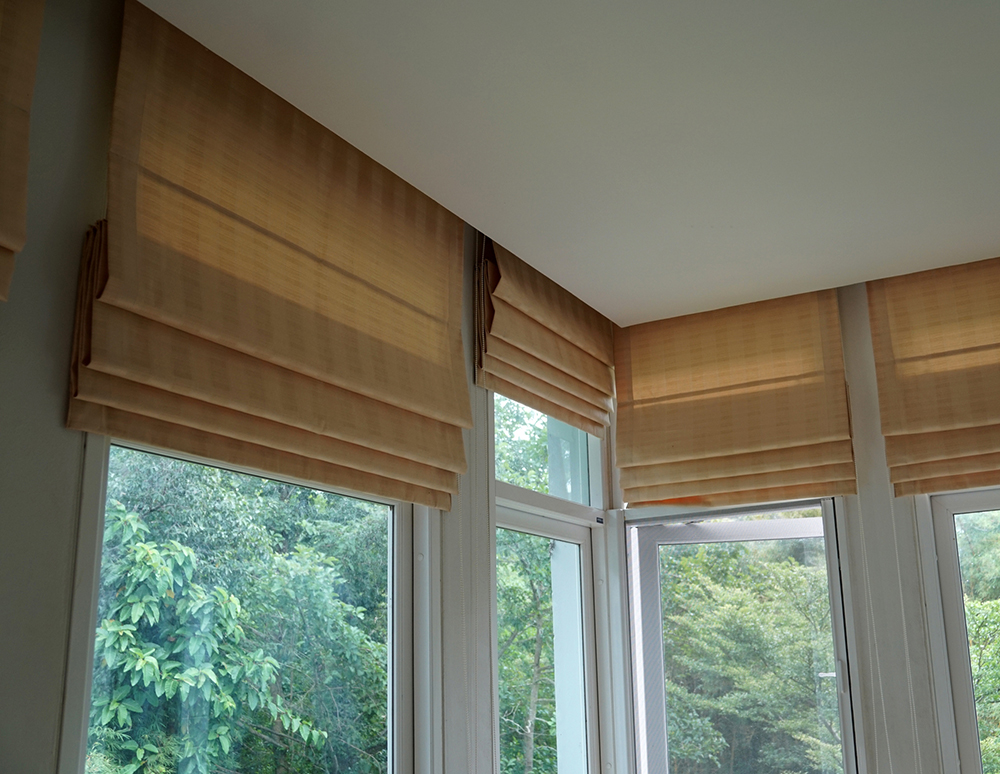 white bathtub insert